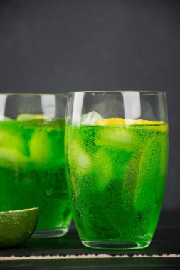 Estragon içecek bir bardak