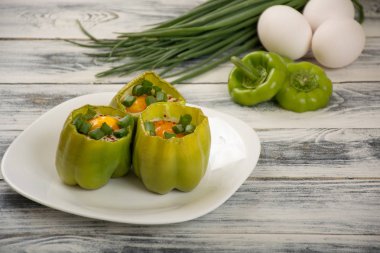 Yeşil biber yumurta