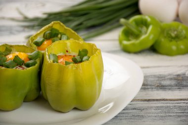 Yeşil biber yumurta