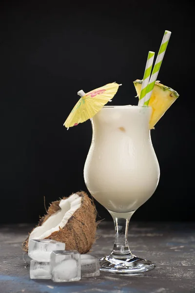 Koktejl pina colada Stock Obrázky