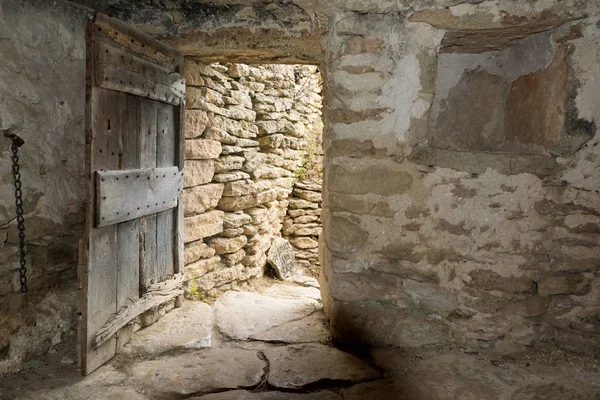 Provence taş kulübeleri