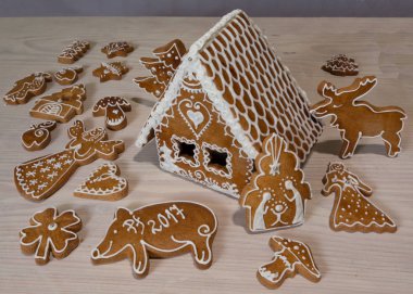 un ve şeker yapılmış ev 