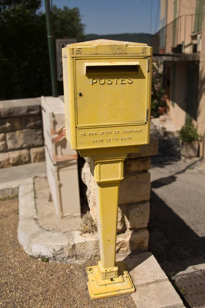 Поштову скриньку у Франції — стокове фото