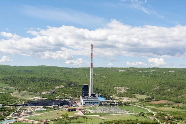 Centrale électrique à combustion de charbon à combustibles fossiles — Photo