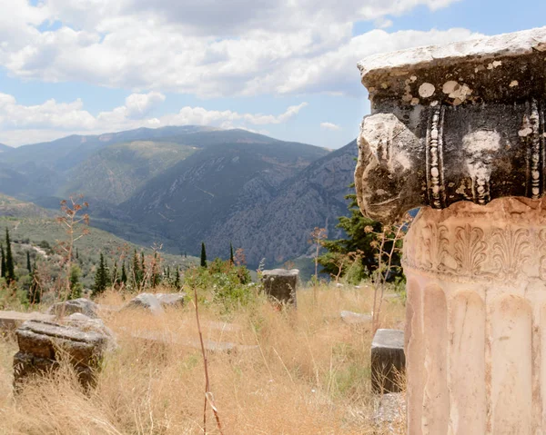 Bir Şekilde Dekore Edilmiş Sütun Delfi Yunanistan — Stok fotoğraf