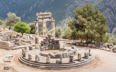 Delphi, Yunanistan eski kazı çalışmaları  