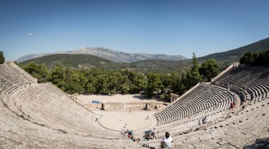Epidaurus antik tiyatro, Yunanistan'ın panoramik fotoğraf  