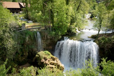 Şelale Rastoke Köyü Korana nehrinde. Hırvatistan'daki çevre Slunj. 