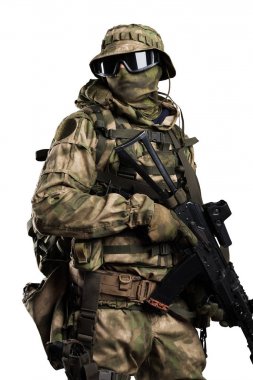 Özel Kuvvetler asker tüfeği ile.