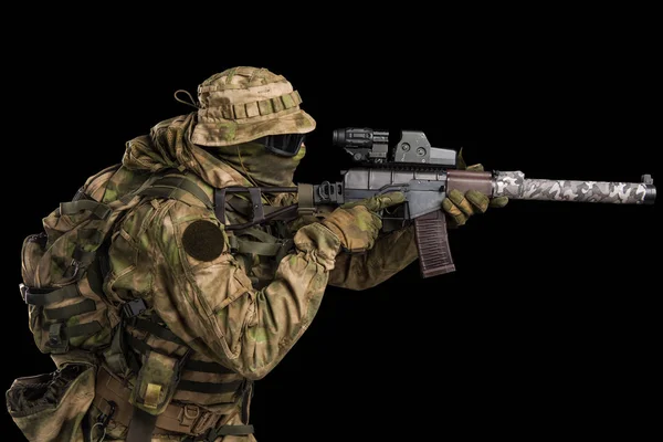Specialstyrkor soldat med gevär. — Stockfoto