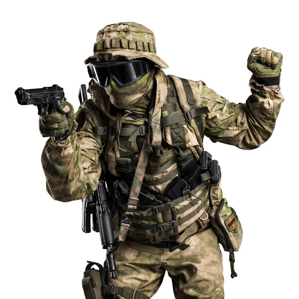 Soldato delle forze speciali con fucile . — Foto Stock