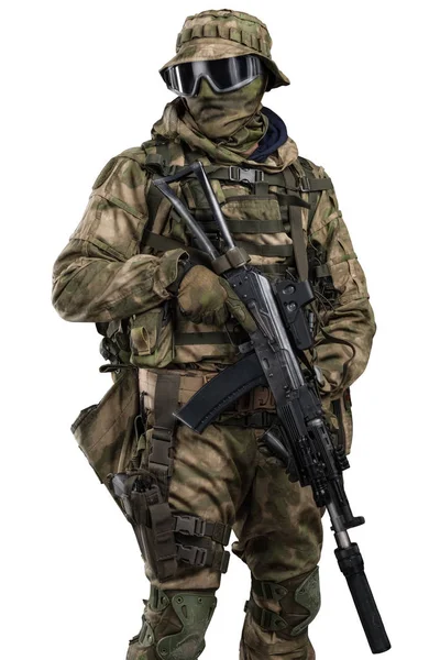 Солдат спецназа с винтовкой . — стоковое фото