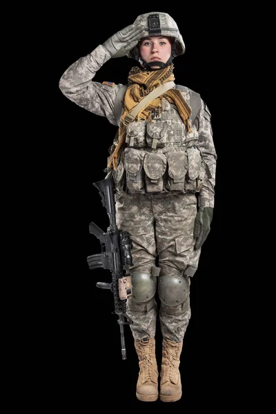 Soldat féminin de l'armée américaine avec fusil . — Photo