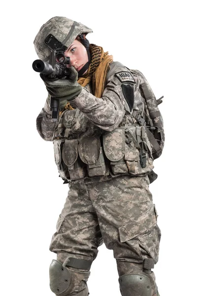 Female US Army soldier with rifle. — Stock Photo, Image