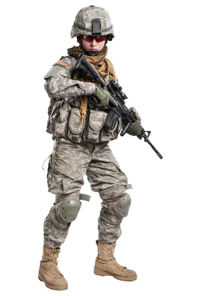 Vrouwelijke Amerikaanse leger soldaat met geweer. — Stockfoto