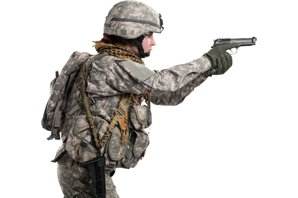 Soldato donna dell'esercito americano con fucile . — Foto Stock