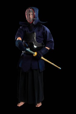 Kılıçlı erkek kendo zırhı.