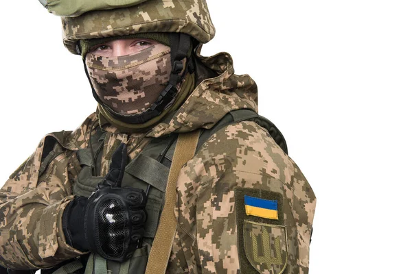 Ukrajnai Tiszt Gépesített Gyalogsági Egyenruhában Fehér Hátterű Vágóúttal Elszigetelve Ukrajna — Stock Fotó