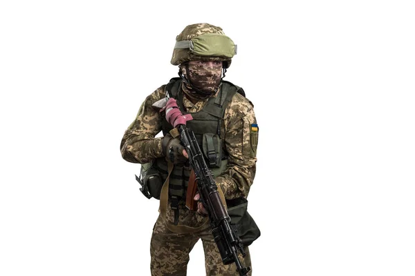 Ukrajinský Důstojník Mechanizované Pěchotní Uniformě Izolovaný Výstřižkovou Dráhou Bílém Pozadí — Stock fotografie