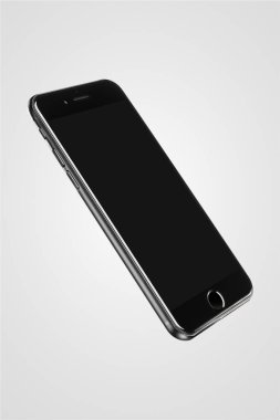 Siyah akıllı telefon. Gri arkaplanda izole