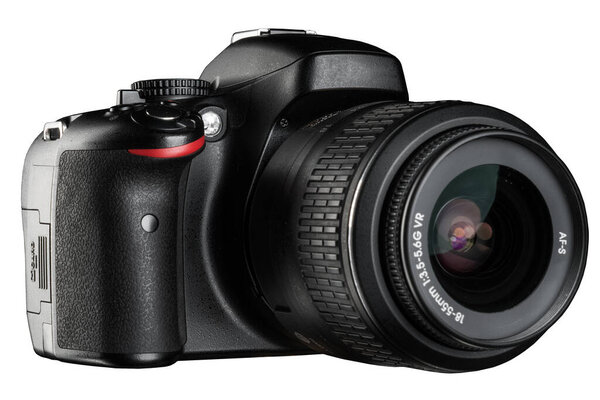 МОСКВА, РОССИЯ - 06 августа 2017 года: Цифровая однообъективная рефлекторная камера или DSLR Nikon в т.ч. изолированная на белом фоне с клиппинговой дорожкой
