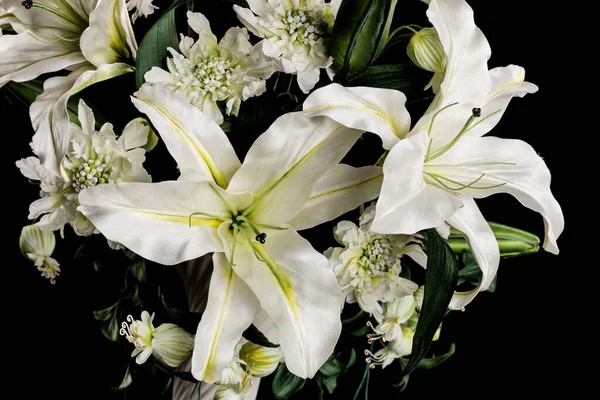 Vaso Com Decoração Lilys Artificiais Sobre Fundo Preto — Fotografia de Stock