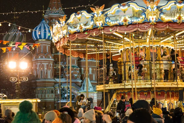 Moscow Rusland Januari 2017 Mensen Kerstmarkt Het Rode Plein Moskou — Stockfoto