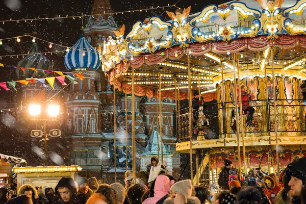 Moskva Rusko Června 2017 Lidé Vánočním Trhu Rudém Náměstí Moskvě — Stock fotografie