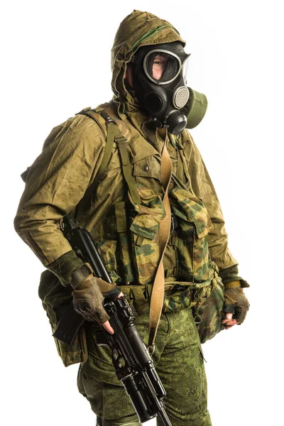 Postapokalyptischer Soldat Aufgenommen Studio Isoliert Auf Weißem Hintergrund — Stockfoto