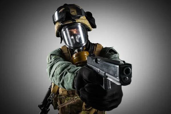 Soldat Mit Sturmgewehr Die Uniform Entspricht Den Besonderen Leistungen Der — Stockfoto