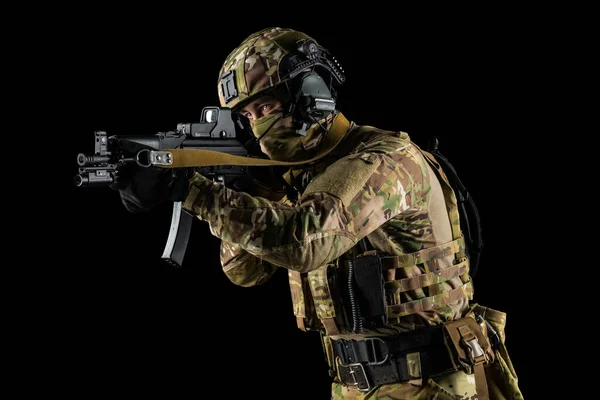 Soldat Tenant Fusil Assaut Uniforme Conforme Aux Services Spéciaux Fédération — Photo