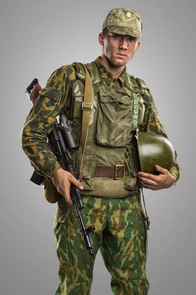Çeçenistan Daki Savaşta Rus Ordusuna Omon Uygun Üniformalı Bir Erkek — Stok fotoğraf