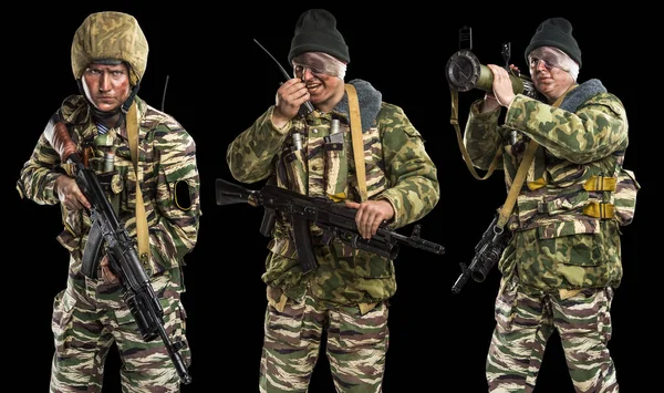Univormuinen Mies Vastaa Venäjän Armeijan Erikoisjoukkoja Omon Tsetseniassa — kuvapankkivalokuva