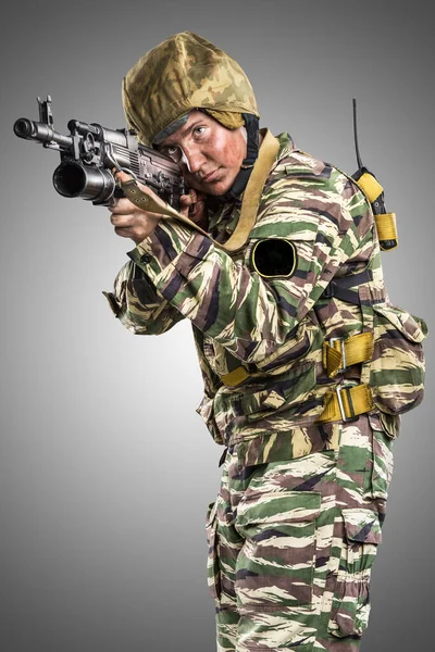 Man Uniform Med Ryska Arméns Specialstyrkor Omon Krig Tjetjenien — Stockfoto