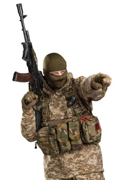 Jeden Voják Drží Útočnou Pušku Uniforma Odpovídá Podjednotce Ruských Speciálních — Stock fotografie