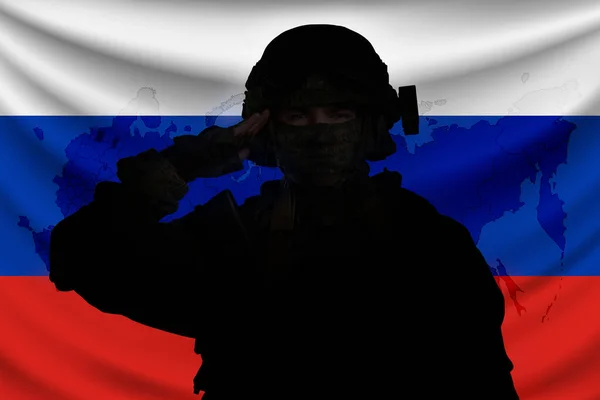 身穿俄罗斯机械化步兵制服的男性 背景上的俄罗斯国旗 — 图库照片