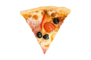 Domates soslu taze pizza, siyah zeytin, mozzarella peyniri, ahşap masada jambon.