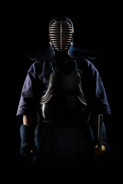 Combatiente Kendo Con Espada Bambú Sobre Fondo Negro Grabado Estudio — Foto de Stock