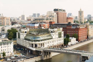 MOSCOW, RUSSIA - 28 Haziran 2016: Bolshaya Yakimanka 'da Alışveriş ve Ofis Merkezi Negotsian