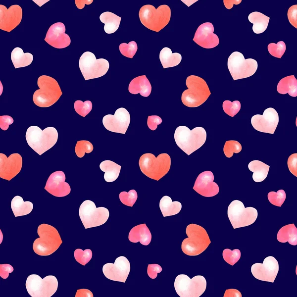 Aquarell rosa, rote Herzen auf dunkelblauem Hintergrund. Romantisches nahtloses Muster . — Stockfoto