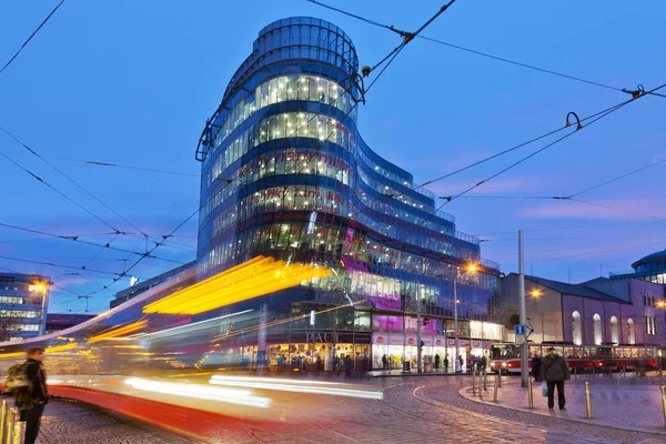 Golden Angel centrala Prag, distriktet Smichov, Prag, Tjeckien — Stockfoto