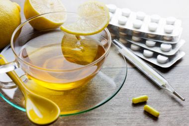 siyah çay limon ve nezle ve grip - sağlık ve sağlıklı yaşam - karşı çeşitli aliminin çeşitli ilaç ve aşı şırınga tatlım