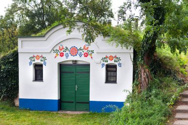 tarihsel kasa asma mahzende Plze, Petrov Köyü, Güney Moravia, Çek Cumhuriyeti. Karmaşık köylü kültürel rezervasyon korunmaktadır.