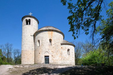 St. Jiri ve Vojtech Romanesk rotunda 1126 üzerinden Hora RIP Hill (ulusal kültürel Simgesel Yapı), Bohemia, Çek Cumhuriyeti