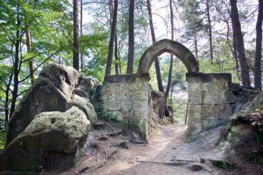 Gotik kalesinin Pantheon - Vranov Mala Skala Köyü üzerinden 14 yy, bohem cennet region, Çek Cumhuriyeti