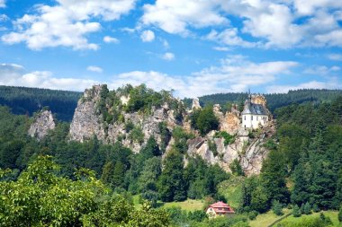 Gotik kalesinin Pantheon - Vranov Mala Skala Köyü üzerinden 14 yy, bohem cennet region, Çek Cumhuriyeti