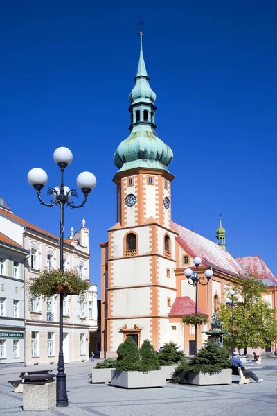 Historical center with st Jacob church in town Sokolov, West Bohemia, Czech republic. Protected town preserve. — Stock Photo, Image