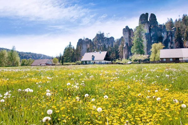 Limestone Adrspach rock town - National park of Adrspach - Teplice rocks, East Bohemia, czech republic — Stock Photo, Image