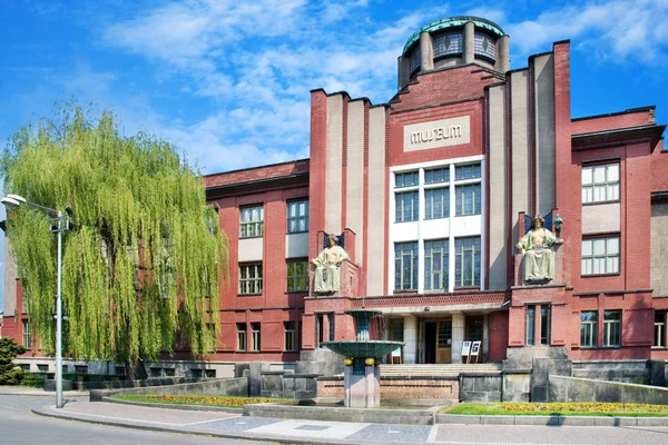 Famous modernist Museum of East Bohemia by arch. J. Kotera, historical town Hradec Kralove, Czech republic — Stock Photo, Image