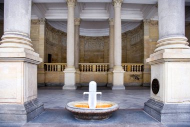 Değirmen colonnade spa town Karlovy Vary, Batı Bohemia, Çek Cumhuriyeti